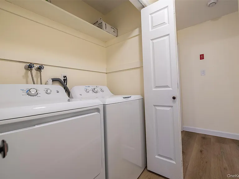 542 E Pine St #UPPER — Photo 21