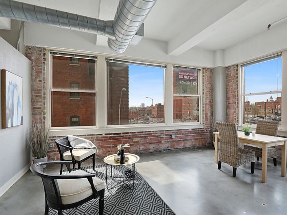 4th image of 1535 Walnut St APT 206