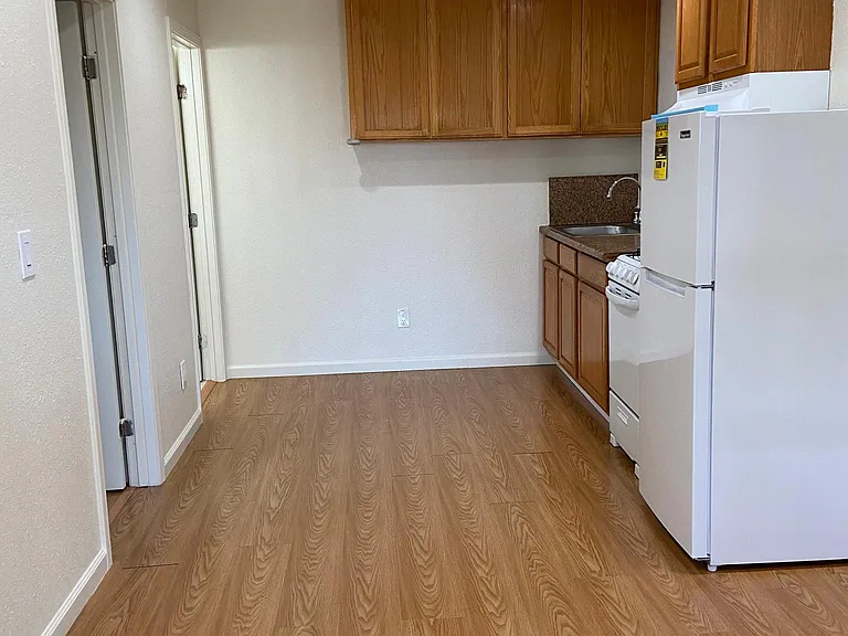 Woody Ln — Photo 2