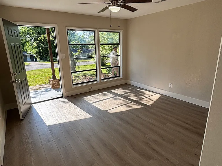 2131 Guava Cir NW — Photo 10