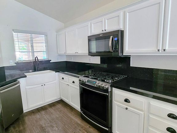 3rd image of 8440 Paseo De Caballo