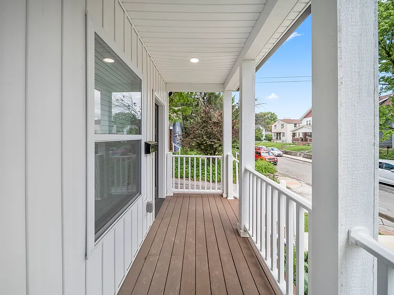 2589 Dayton Ave — Photo 6