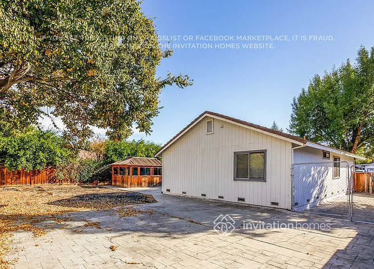 1401 Mandarin Ct — Photo 12