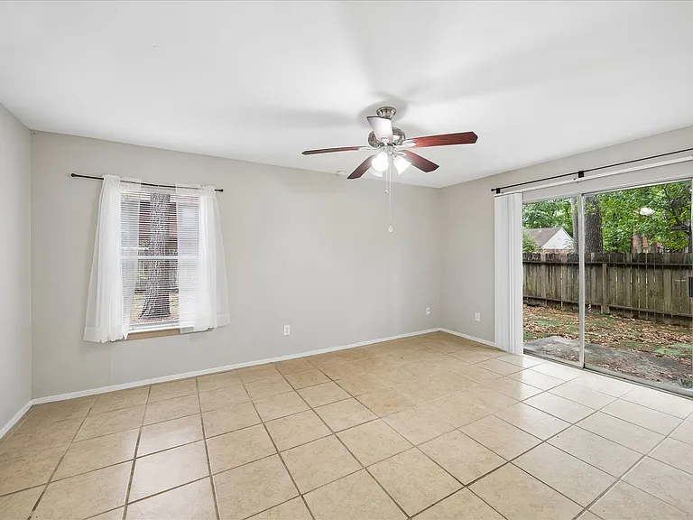 2 Goldthread Ct — Photo 11