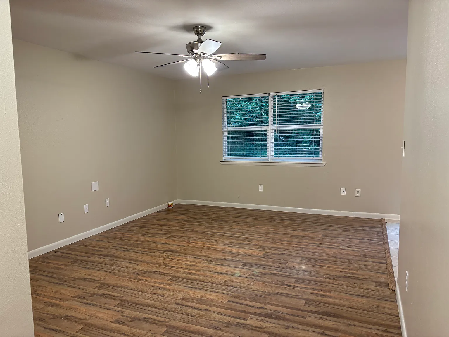 4 bed, 2.5 bath, 1310 sqft, $1,700 — Photo 4