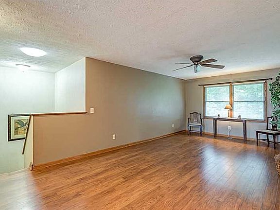 4th image of 273 Poplar Grove Dr