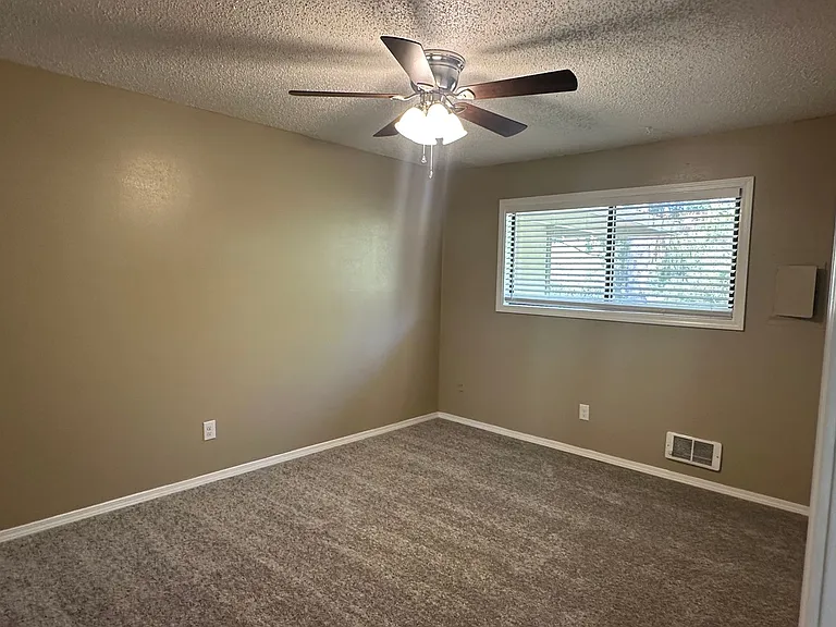 2700-2728 SW Beaverton Hillsdale Hwy — Photo 16