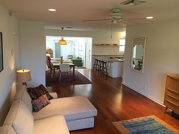 4th image of 318 35th Street