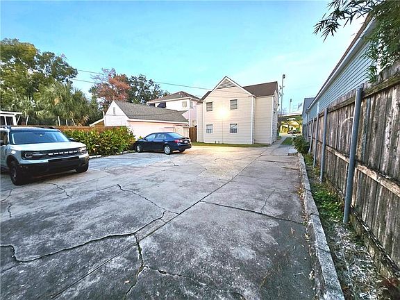 5th image of 5424 General Diaz St