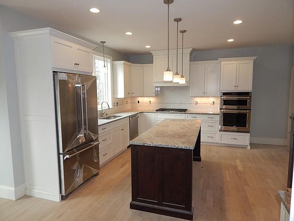 3rd image of 21 Essex St