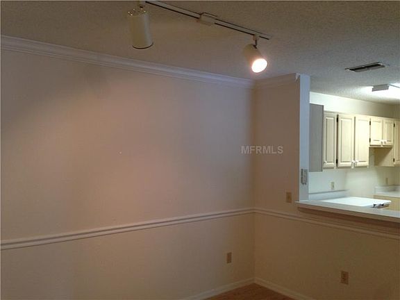 4th image of 1930 Summer Club Dr APT 204