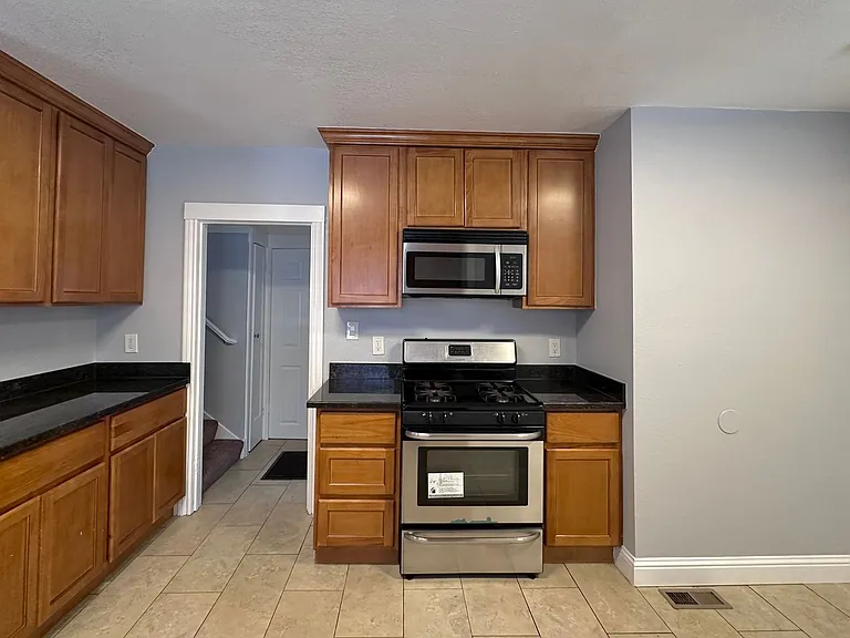 7001 Orral St — Photo 5