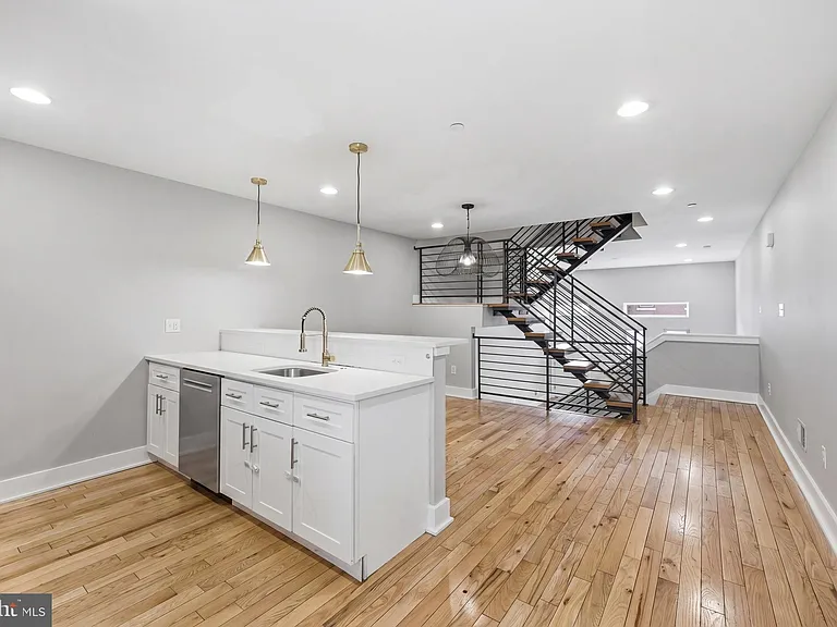 2313 Ellsworth St — Photo 7