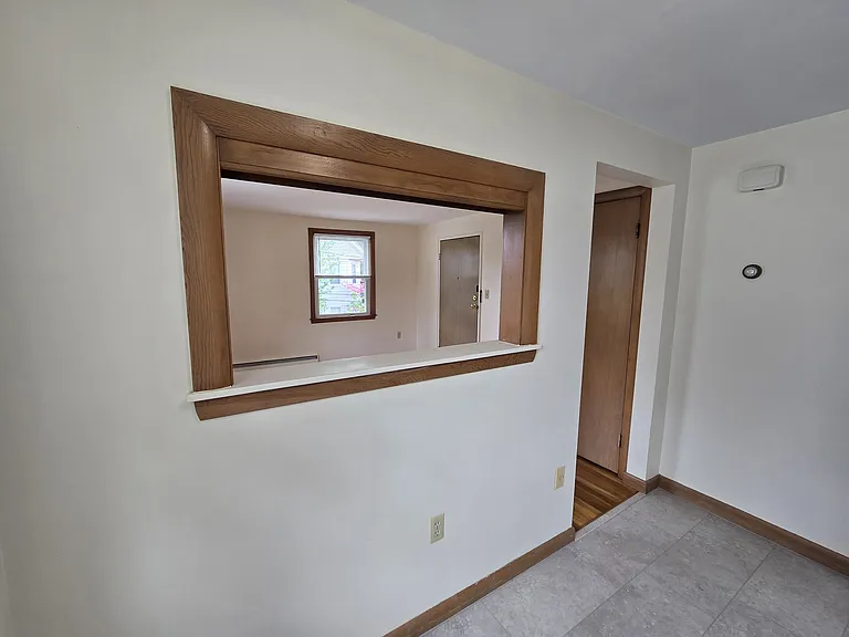 11 Guild St #2R — Photo 8