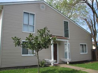 801 Sugarland Run Dr, Sterling, VA 20164