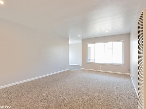 3rd image of 40 Madison Ave