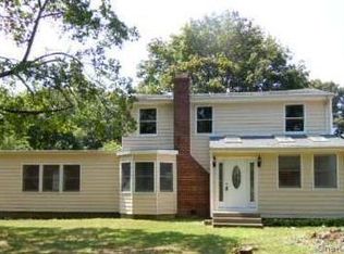 498 Miller Place Rd, Miller Place, NY 11764