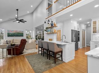 21 Carriage Hill Cir, Southborough, MA 01772