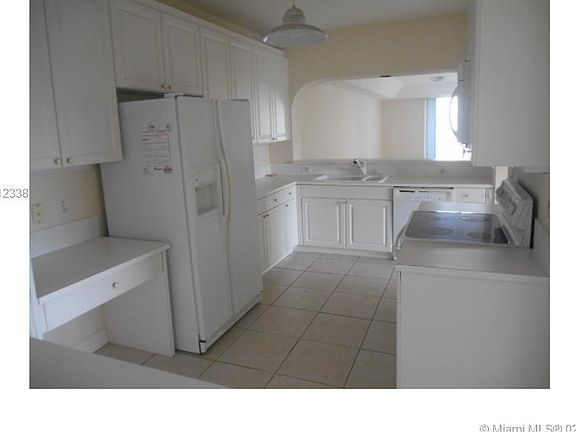 3rd image of 10720 NW 66th St APT 414D