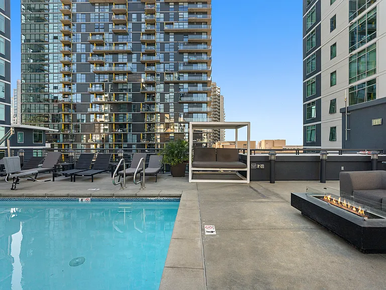 425 W Beech St #601 — Photo 56