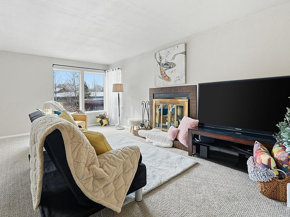 3rd image of 3589 S Minuteman Way