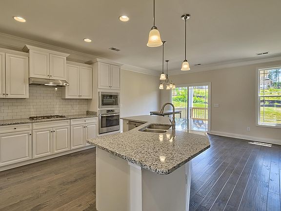 3rd image of 411 Tristania Ln