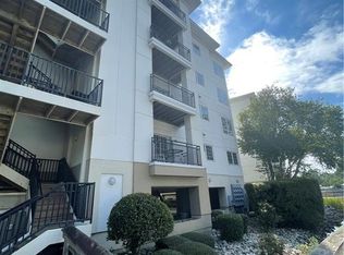 1284 Laskin Rd APT 200, Virginia Beach, VA 23451