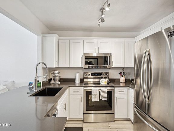 5th image of 1025 E Highland Ave Unit 6