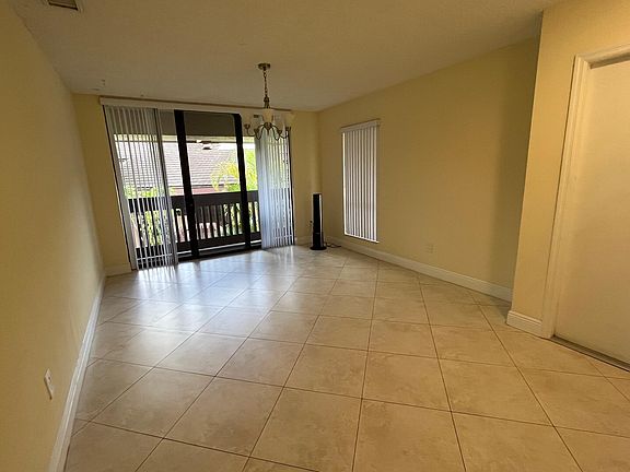 5th image of 9256 Sabal Ridge Cir #D