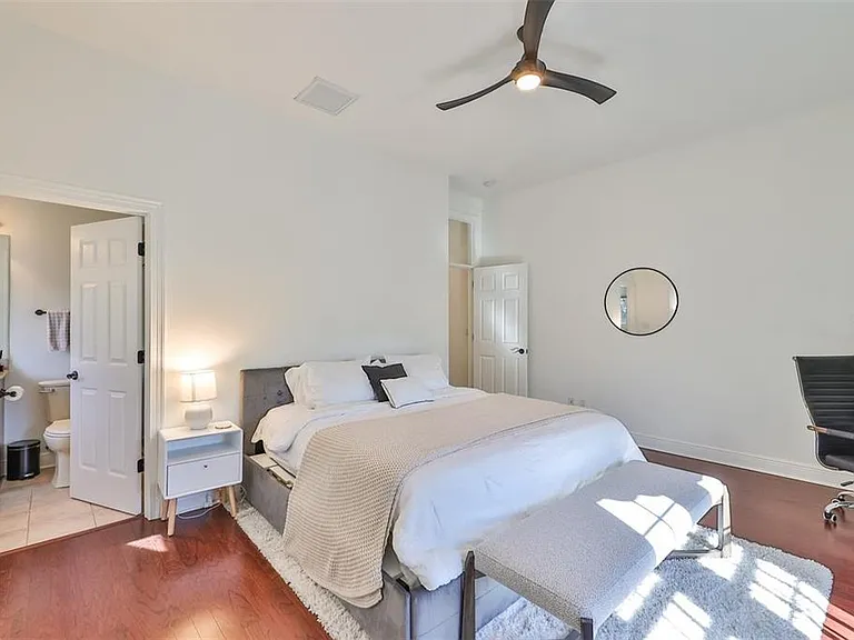 602 Saxony Blvd — Photo 38
