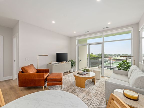 4th image of 4286 King St E #1332564