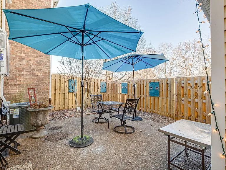 Cottage Pl — Photo 28