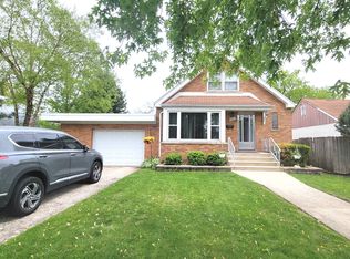 9301 S Spaulding Ave, Evergreen Park, IL 60805