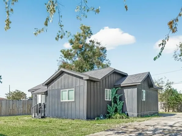 978 Saint Clair St, Houston, TX 77088