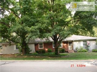 5635 Barkley St, Mission, KS 66202