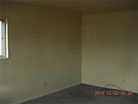 3rd image of 2430 Villa Ave
