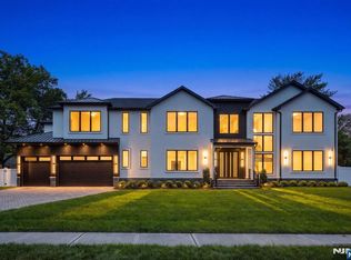 155 Truman Ter, Paramus, NJ 07652