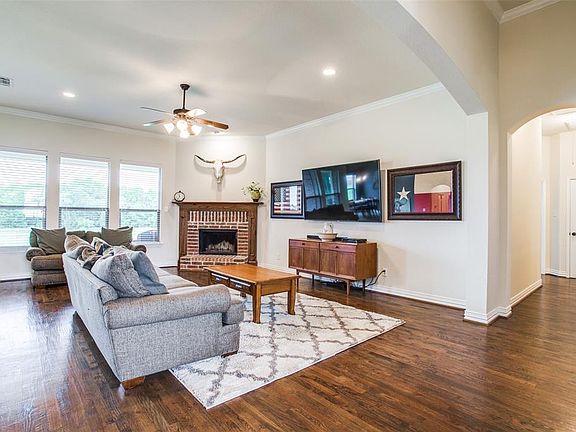 4th image of 654 Northward Dr