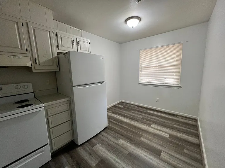 Stone Ridge Apartments- Convenient Location — Photo 43