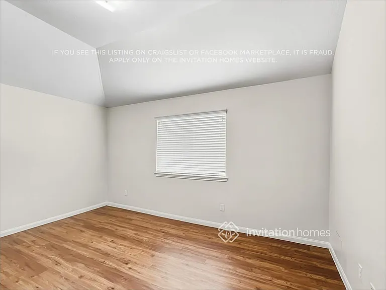 3807 Liberty Square Trl — Photo 15