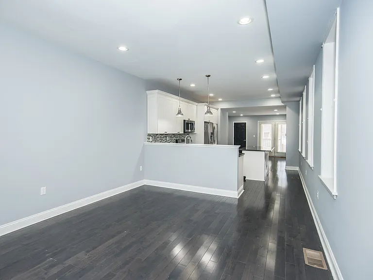 2316 E Lehigh Ave — Photo 11