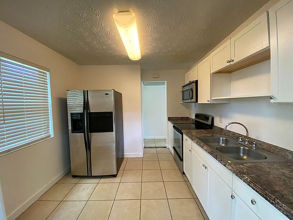5th image of 3039-3059 Belden St #3041