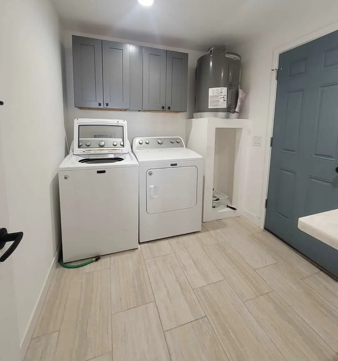 2 bed, 950 sqft, $1,990 — Photo 4