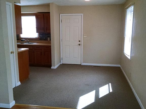 3rd image of 834 E Jewell Ave