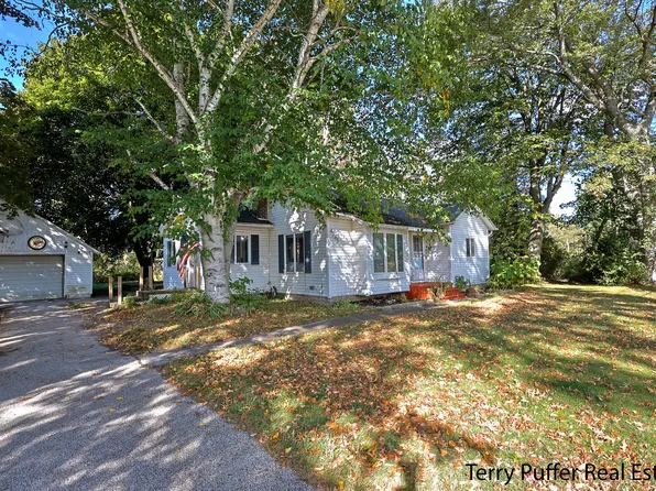 4585 3rd St, New Era, MI 49446