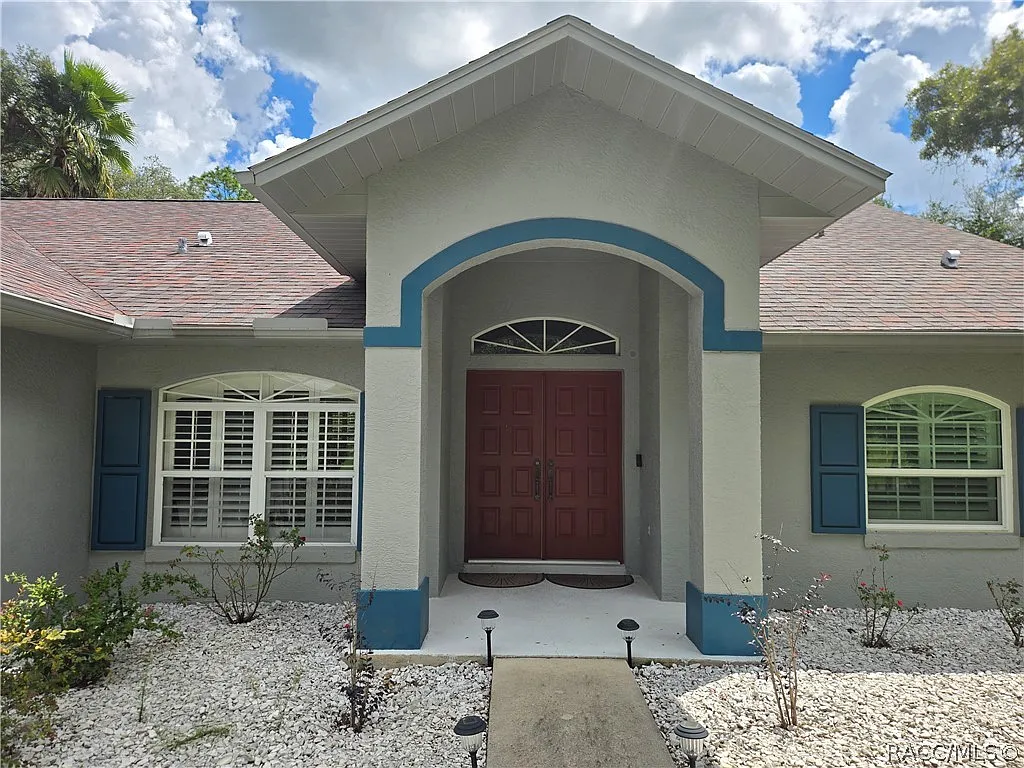 3 bed, 1717 sqft, $2,800 — Photo 1