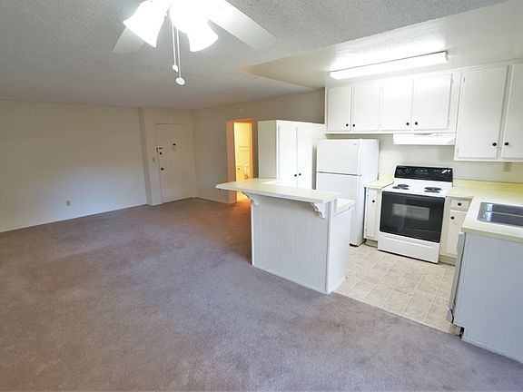 2nd image of 7838 Cowles Mountain Ct Unit C8