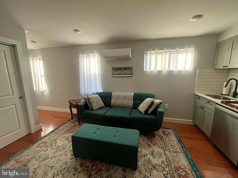 4508 Walnut St #304 — Photo 5