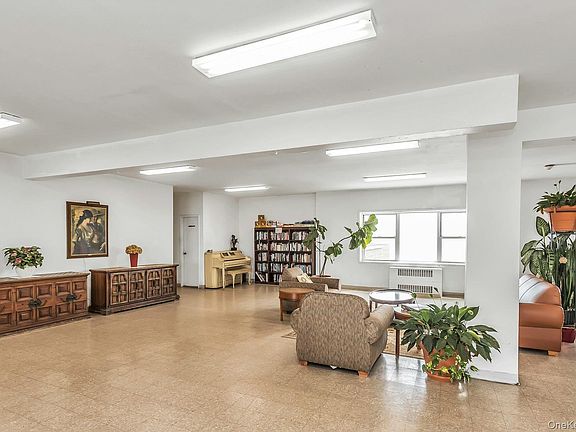 4th image of 370 Broadway #4J