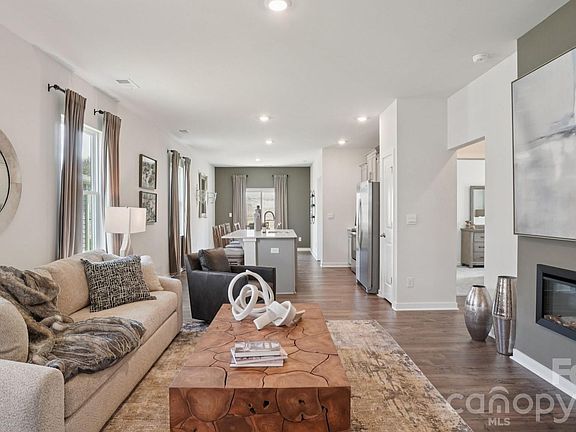 2nd image of 74 Cora View Trl